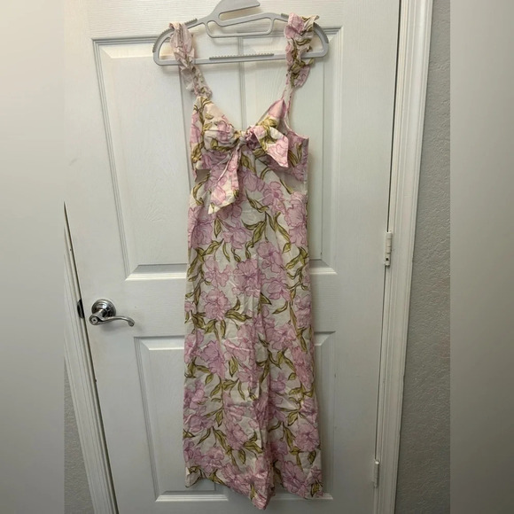 ! AMALIE THE LABEL - EVERLY TIE FRONT MIDI DRESS IN ISIA FLORAL - Picture 5 of 7